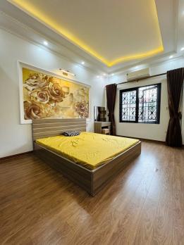 Phân Lô 2 Ô Tô tránh Vỉa Hè, Phố Giáp Bát, 7 Tầng Thang Máy, KD, 72m2, MT 4m, 28 Tỷ.