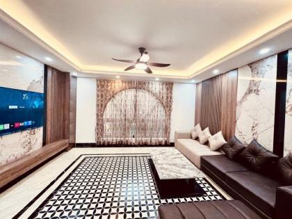 BÁN NHÀ NGUYỄN VĂN CỪ , TK HIỆN ĐẠI, TẶNG FULL NỘI LUNG LINH, GẦN PHỐ, GIÁ MỀM