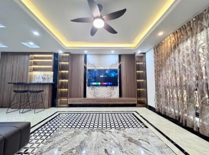 BÁN NHÀ NGUYỄN VĂN CỪ , TK HIỆN ĐẠI, TẶNG FULL NỘI LUNG LINH, GẦN PHỐ, GIÁ MỀM