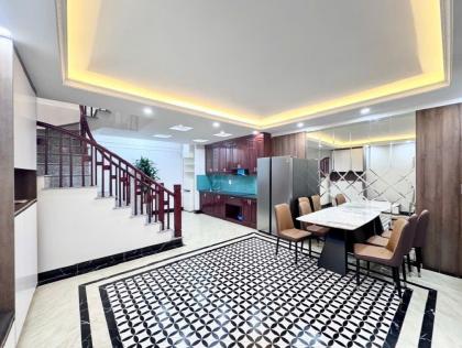 BÁN NHÀ NGUYỄN VĂN CỪ , TK HIỆN ĐẠI, TẶNG FULL NỘI LUNG LINH, GẦN PHỐ, GIÁ MỀM