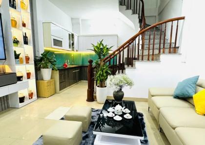 Bán nhà 36m2, Phố Bùi Xương Trạch, 30m Ô Tô dừng đỗ, 5 Tầng, MT 4.3m, 8.2 Tỷ.