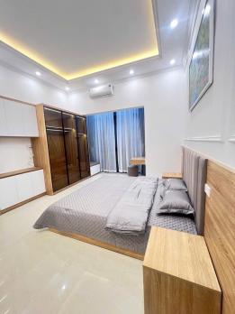 Siêu Phẩm Phố Thịnh Hào 2, Đống Đa 30m ra Phố, 5 Tầng, 35m2, MT 4.3m, 9.3 Tỷ.