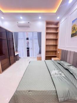 Siêu Phẩm Phố Thịnh Hào 2, Đống Đa 30m ra Phố, 5 Tầng, 35m2, MT 4.3m, 9.3 Tỷ.