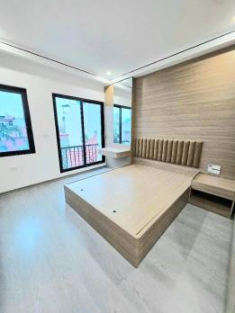 BÁN NHÀ LÝ SƠN  THƯỢNG THANH, GARA Ô TÔ, THANG MÁY, TẶNG NỘI THẤT XỊN SÒ, GẦN PHỐ, GIÁ HỜI