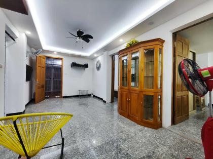 CHO THUÊ CĂN HỘ TẬP THỂ NGỌC KHÁNH, BA ĐÌNH, NHÀ ĐẸP FULL ĐỒ, SÂN ĐỂ Ô TÔ