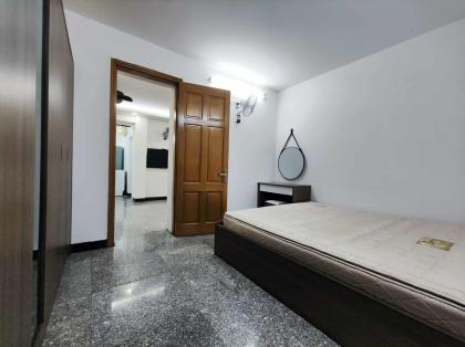 CHO THUÊ CĂN HỘ TẬP THỂ NGỌC KHÁNH, BA ĐÌNH, NHÀ ĐẸP FULL ĐỒ, SÂN ĐỂ Ô TÔ