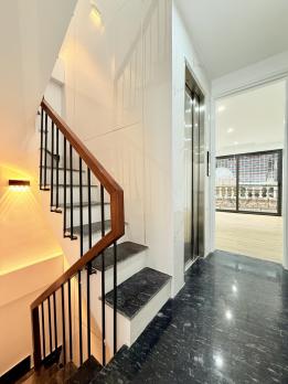 Bán nhà đường Vương Thừa Vũ, Thanh Xuân, 5 tầng thang máy mới, nhà đẹp ở luôn, 2 thoáng trước sau