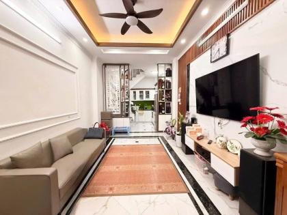 BÁN NHÀ NGÔ GIA TỰ LONG BIÊN, GẦN PHỐ, THIẾT KẾ HIỆN ĐẠI, TẶNG FULL NỘI THẤT XỊN SÒ, GIÁ HỜI