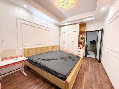 BÁN NHÀ NGÔ GIA TỰ LONG BIÊN, GẦN PHỐ, THIẾT KẾ HIỆN ĐẠI, TẶNG FULL NỘI THẤT XỊN SÒ, GIÁ HỜI