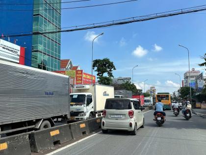 Bán TÒA NHÀ VP 8 tầng 2 hầm ngang 18m MTKD Hà Huy Giáp 471m2 nối dài Nguyễn Oanh 100 tỷ.