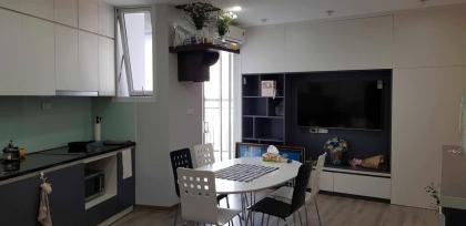 Bán chung cư Hoàng Cầu, Đống Đa, 80m2, nhà đẹp ở luôn, sổ hồng vĩnh viễn