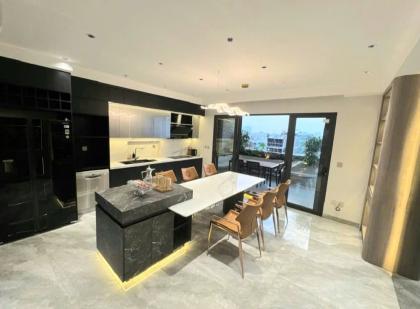 BÁN NHÀ MAI PHÚC PHÚC ĐỒNG, GA RA Ô TÔ, THANG MÁY, FULL NỘI THẤT, KINH DOANH, GIÁ HỜI