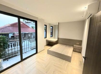 BÁN NHÀ MAI PHÚC PHÚC ĐỒNG, GA RA Ô TÔ, THANG MÁY, FULL NỘI THẤT, KINH DOANH, GIÁ HỜI