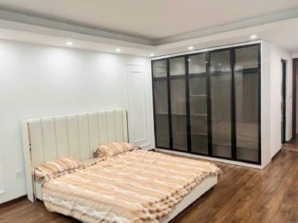 BÁN NHÀ HOÀNG NHƯ TIẾP LONG BIÊN, Ô TÔ NGỦ T1, TẶNG NT, KINH DOANH, 30M RA PHỐ, GIÁ HỜI