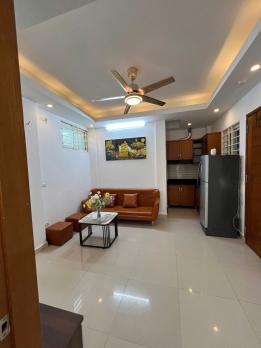 Bán căn hộ chung cư phố Chùa Bộc, Đống Đa, nhà đẹp ở luôn, ngõ rộng thông, gần ô tô