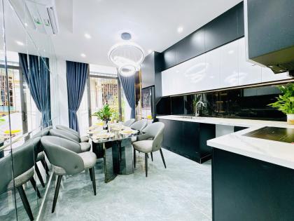 ????????Sát phố, Ngõ thông Trần Duy Hưng 48m 6T Thang máy, KD, chỉ 16.98 tỷ TT Cầu Giấy.