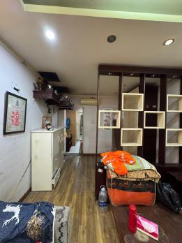 Cho thuê căn hộ tập thể phố Thái Hà, Đống Đa, ở luôn, gần phố