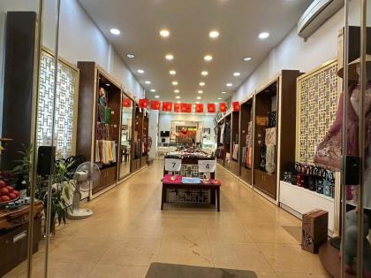 Trả nợ bank bán Gấp nhà 6xx mặt phố Quang Trung sầm uất gần Lê Trọng Tấn 120m2 chỉ 16.x tỷ.