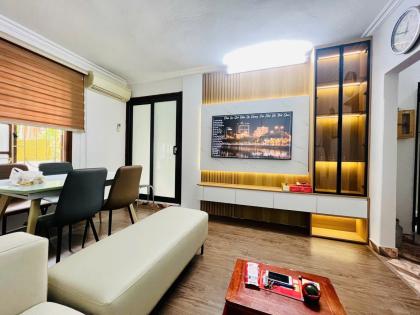 Bán căn hộ tập thể Vĩnh Hồ, Đống Đa, nhà đẹp ở luôn, thoáng trước thoáng sau