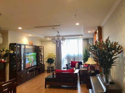 Bán CHCC Vinhomes Nguyễn Chí Thanh_lô góc đón nắng_cực hiếm nhà bán_129m2_giá chào 19 tỷ