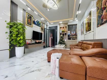 Bán nhà HXT thông Phạm Văn Bạch P12 ngang 4.2 m 93m2 4L có T.máy KD buôn bán 13.7 tỷ.