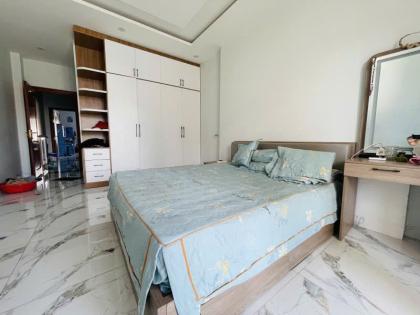 Bán nhà HXT thông Phạm Văn Bạch P12 ngang 4.2 m 93m2 4L có T.máy KD buôn bán 13.7 tỷ.