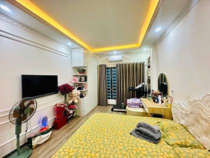 Bán nhà 7 Tầng Tô Vĩnh Diện Thanh Xuân Lô Góc 3 thoáng, Ô Tô đỗ cửa, 38/42m2, 12 Tỷ