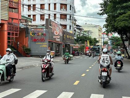 Bán CHDV ngang 7m 5 tầng đường 10m Lê Đức Thọ 105m2 17PN đi bộ đi chợ Căn Cứ chỉ 17.8 tỷ.