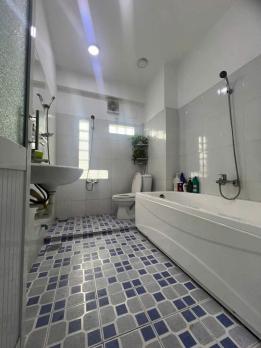 NHÀ MẶT TIỀN TÔ KÝ 6, HÓC MÔN VỊ TRÍ ĐẸP NHÀ TRỆT 4 LẦU THANG MÁY CHỈ 11.5 TỶ!