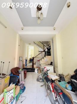 Bán nhà hẻm Tân Kỳ Tân Quý, Tân Phú 50m2 3 tầng. Giá hời 7.1 tỷ, sổ hồng. Gọi ngay!