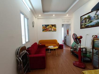 Bán căn hộ chung cư đường Hoàng Ngân, Thanh Xuân, nhà đẹp, ô tô đỗ cửa, lô góc thoáng sáng