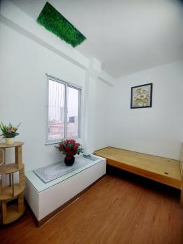 Bán căn hộ chung cư đường Hoàng Ngân, Thanh Xuân, nhà đẹp, ô tô đỗ cửa, lô góc thoáng sáng