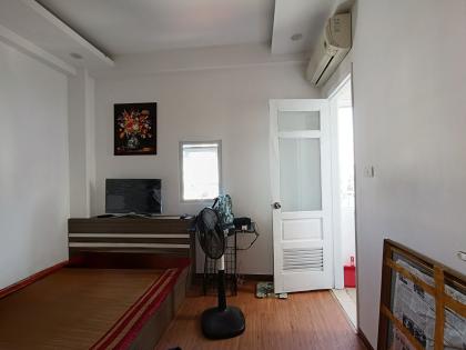 Bán căn hộ chung cư đường Hoàng Ngân, Thanh Xuân, nhà đẹp, ô tô đỗ cửa, lô góc thoáng sáng