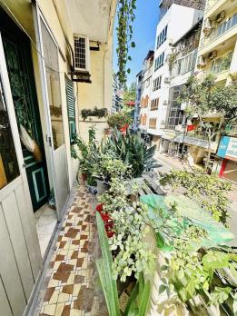 Bán Nhà Mặt Phố Phó Đức Chính Ba Đình 70m2-4T-MT5m Vỉa Hè 56,2 Tỷ Có Thương Lượng.