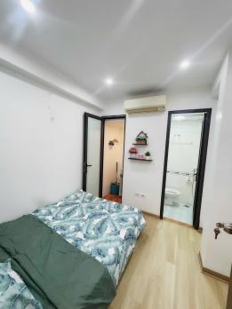 Bán gấp căn hộ chung cư phố Nhân Hòa, Thanh Xuân, 60m2, 2 ngủ, 2vs, nhà đẹp full nội thất