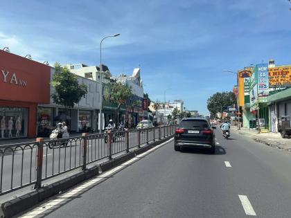 Nhà view GÓC đẹp 1 sẹc HXH Quang Trung ngang 8.5m 119m2 4 lầu đang KD chỉ 12.8 tỷ.