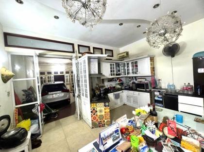 Bán nhà đường Láng_7 chỗ ngủ nhà_ mt rộng_55m2_giá chào 14 tỷ