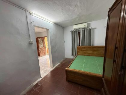 CHO THUÊ CĂN HỘ TẬP THỂ THÀNH CÔNG BA ĐÌNH, 3 NGỦ, SÂN RỘNG TRƯỚC NHÀ