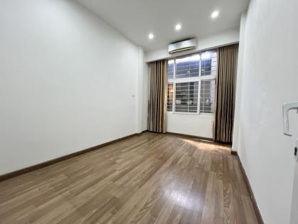 Bán nhà 51m2, Vương Thừa Vũ - Thanh Xuân, Ô Tô gần, 2 THOÁNG, 51m2, 5 Tầng, 10.1 Tỷ