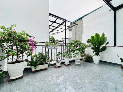 Bán nhà ngõ 173 Hoàng Hoa Thám, diện tích 39m x 5tầng, mặt tiền 4.7m, giá 11.7 tỷ