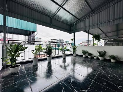 Bán nhà ngõ 173 Hoàng Hoa Thám, diện tích 39m x 5tầng, mặt tiền 4.7m, giá 11.7 tỷ