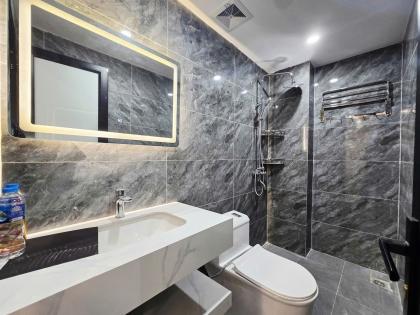 Bán nhà ngõ 173 Hoàng Hoa Thám, diện tích 39m x 5tầng, mặt tiền 4.7m, giá 11.7 tỷ