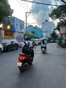 Bán nhà 5 tầng đẹp hẻm 220 Nguyễn Văn Khối 80m2 view GÓC KD tốt tặng nội thất chỉ 17 tỷ.