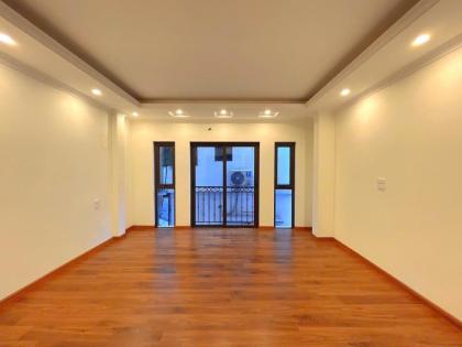 Bán nhà ngõ 10/16 Kim Mã Thượng, diện tích 33/39m x 6 tầng, mặt tiền 4,3m,giá 13,2 tỷ