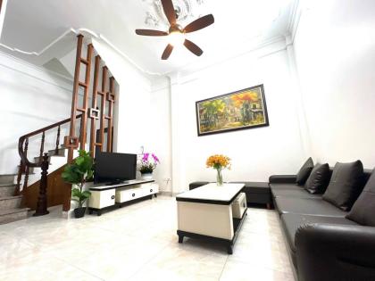 Nhà đẹp dân xây phố Thái Hà DT 46m 5 tầng 4 ngủ cần bán giá 11.5 tỷ