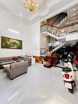 Chỉ 16 tỷ xí có nhà 5 lầu mái đẹp ngang 6.5m 104m2 vài bước ra Phan Huy Ích tới Emart.