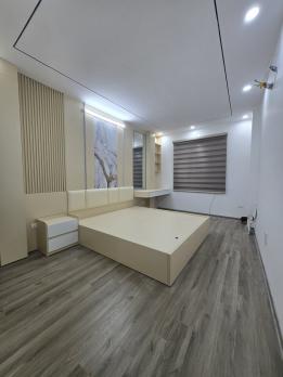 Bán nhà đường Giáp Bát, Hoàng mai, 6 tâng thang máy mới, nhà đẹp ở luôn,  ngõ rộng, cực gần phố