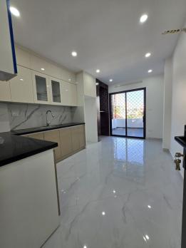 Bán nhà đường Giáp Bát, Hoàng mai, 6 tâng thang máy mới, nhà đẹp ở luôn,  ngõ rộng, cực gần phố