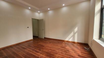 Bán nhà riêng đường Trịnh Đình Cửu, Thanh Xuân, vỉa hè rộng, ô tô tránh, kinh doanh sầm uất ngày đêm