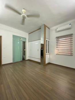 Bán Nhà Phố Thợ Nhuộm Hoàn Kiếm 30m2-5T Th/Máy 3 THOÁNG 16 Tỷ Có Thương Lượng.